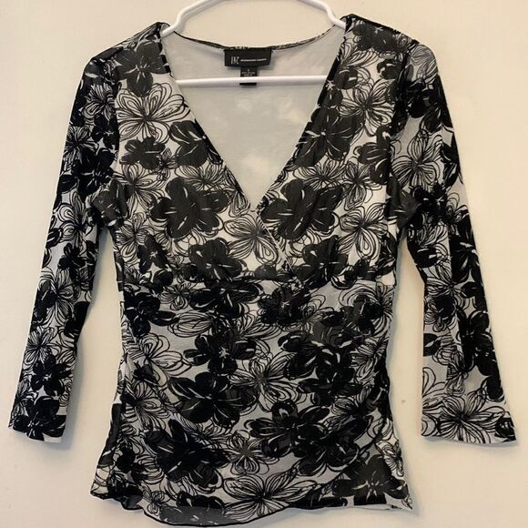 INC International Concepts black and white floral blouse Size S Length 21” - Picture 1 of 6